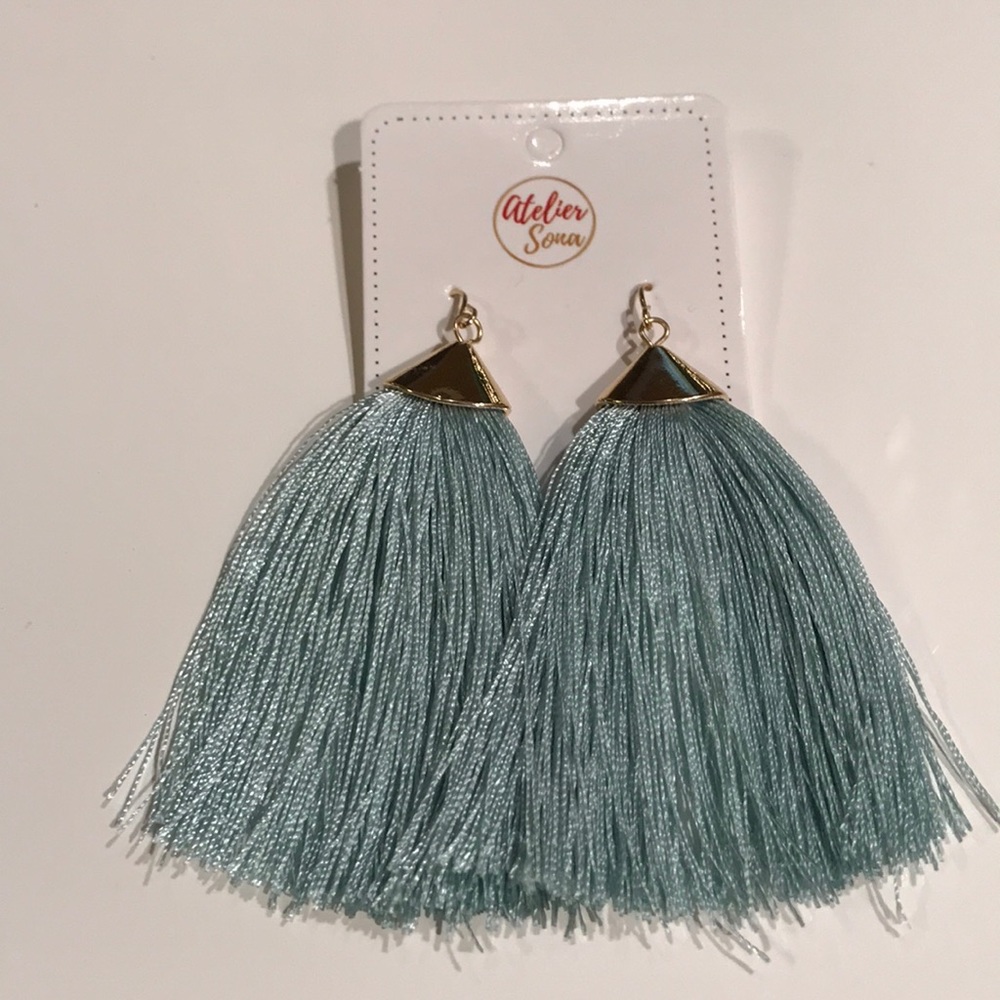GORGEOUS BRUSHED GOLD CAP TEAL TASSEL EARRINGS!! - Picture 3 of 7